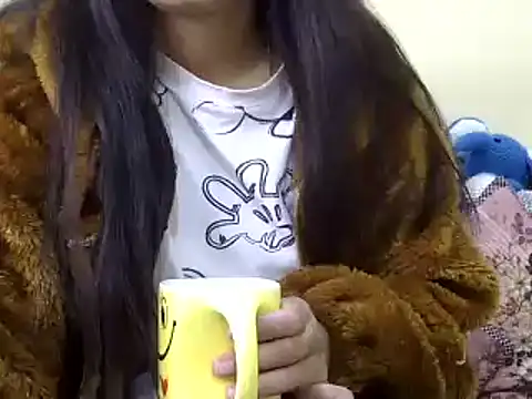 Snapshot of WildRuhi20 chatting on December 7, 2:31 am WildRuhi20 online show from December 7, 2:31 am