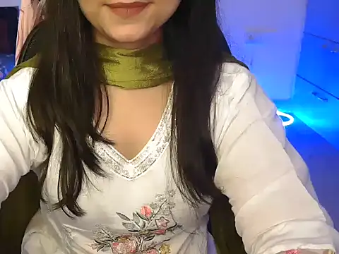 WildRuhi20 online show from August 3, 4:11 am