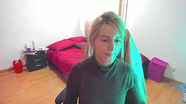 GiaRoussel online show from April 7, 3:56 pm