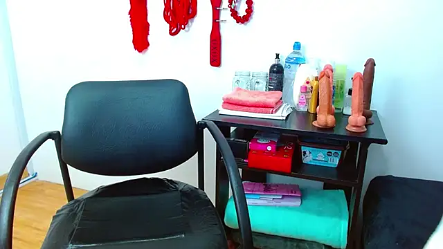 Snapshot of JessicaRabbit04 chatting on December 30, 5:04 am JessicaRabbit04 online show from December 30, 5:04 am