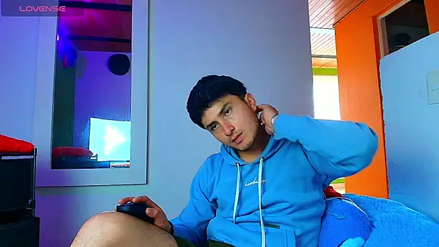 santyago taylor online show from December 2, 6:47 pm