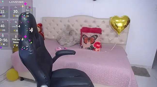 cristal horny19 online show from March 10, 7:07 pm