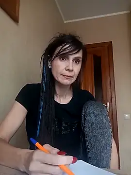 Francenia lolis online show from November 10, 9:30 am