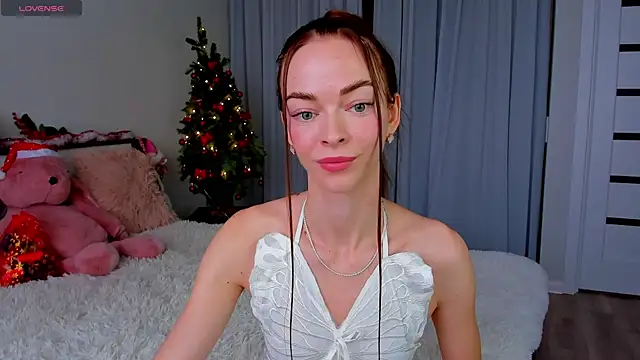 Snapshot of Undertheskin chatting on December 27, 11:06 am Undertheskin online show from December 27, 11:06 am
