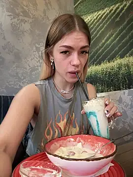 -Sexy Barbie- online show from March 1, 7:08 am