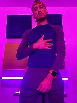 thesummerboy online show from December 2, 7:14 am