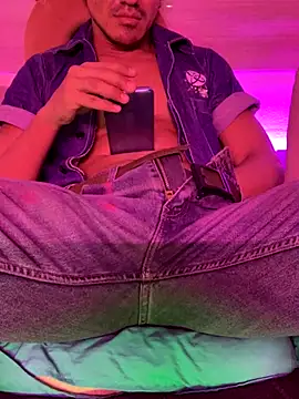 thesummerboy online show from December 3, 11:22 am