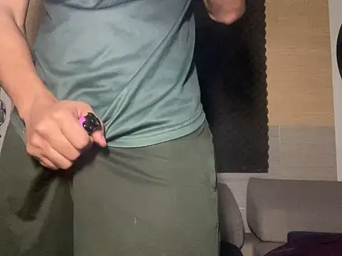 thesummerboy online show from March 16, 8:32 am