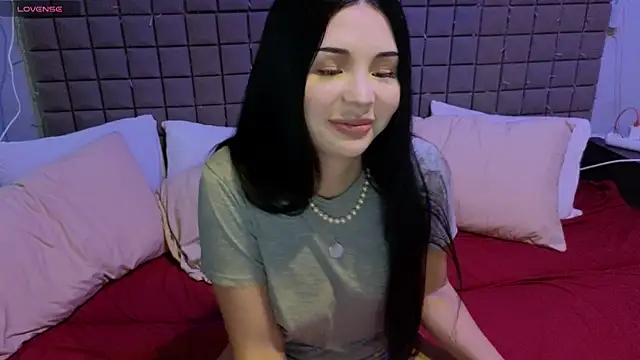 clementinena online show from December 9, 3:50 am