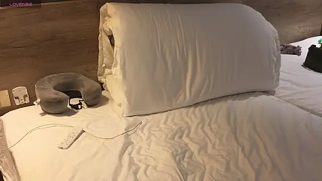 clementinena online show from March 14, 8:10 am