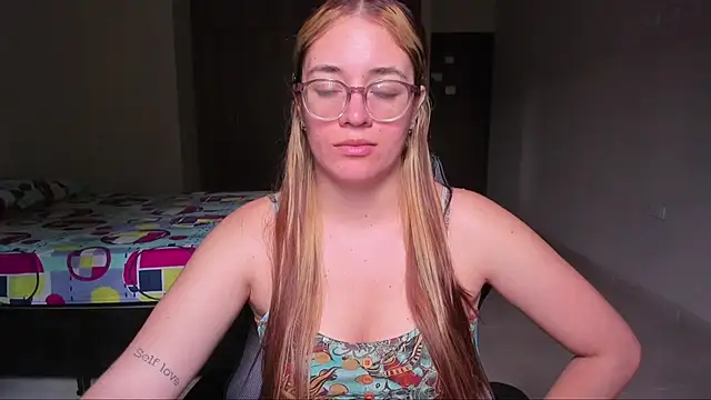 atenas 05  online show from March 4, 7:01 pm