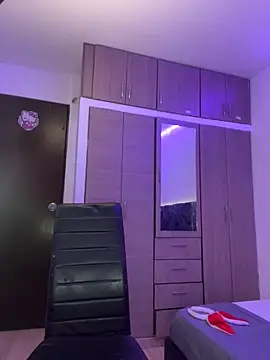 alisson carolina73 online show from December 7, 4:31 am