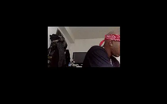 Snapshot of POPAYE972 chatting on July 2, 9:59 am POPAYE972 online show from July 2, 9:59 am