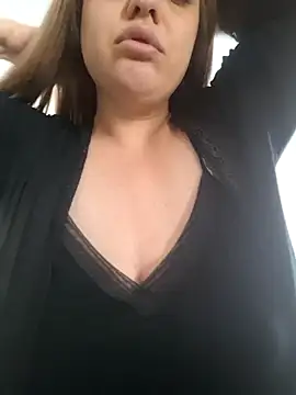 cansuozell online show from November 22, 8:57 am