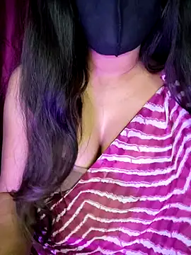 SexyAndHottie online show from January 15, 6:12 am