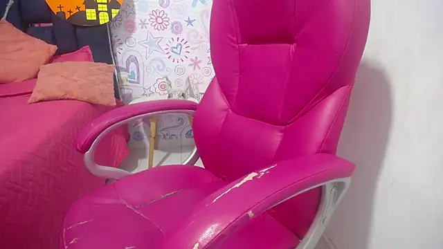 KOURTNEY-- online show from October 29, 2:14 am