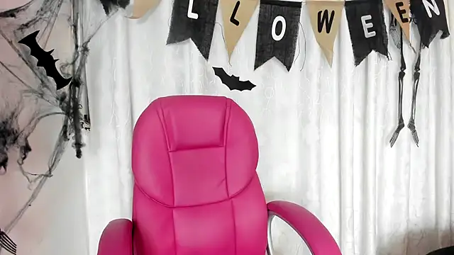 KOURTNEY-- online show from November 1, 2:13 am