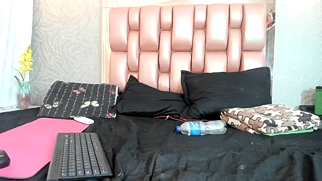 KOURTNEY-- online show from November 13, 2:10 am