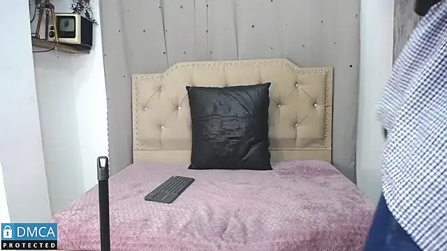 CataFox  online show from March 8, 1:50 am