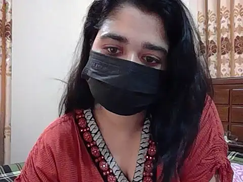 Snapshot of A-pusparani chatting on April 15, 5:36 am A-pusparani online show from April 15, 5:36 am
