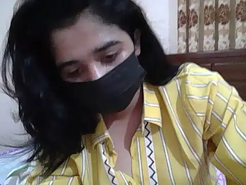 Snapshot of A-pusparani chatting on May 13, 10:27 pm A-pusparani online show from May 13, 10:27 pm