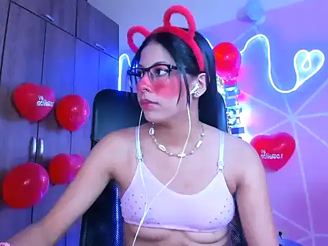  ALLYSON18  online show from February 16, 6:10 pm