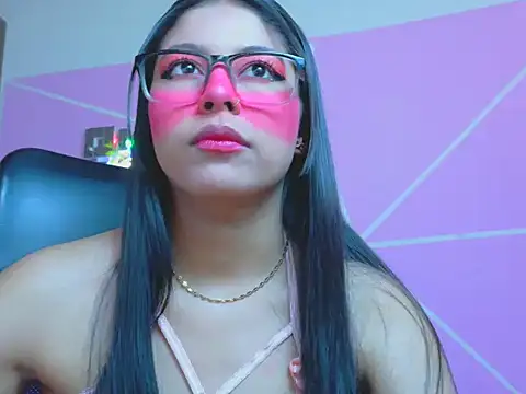 Snapshot of _ALLYSON18_ chatting on May 14, 11:39 am ALLYSON18 online show from May 14, 11:39 am