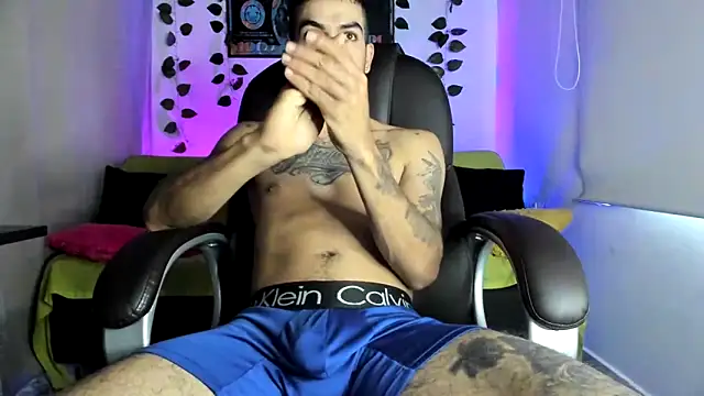 Snapshot of mikee_scooth chatting on October 2, 4:58 pm mikee scooth online show from October 2, 4:58 pm