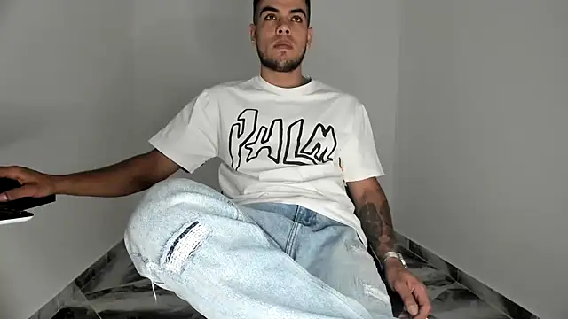 mikee scooth online show from November 18, 4:33 pm