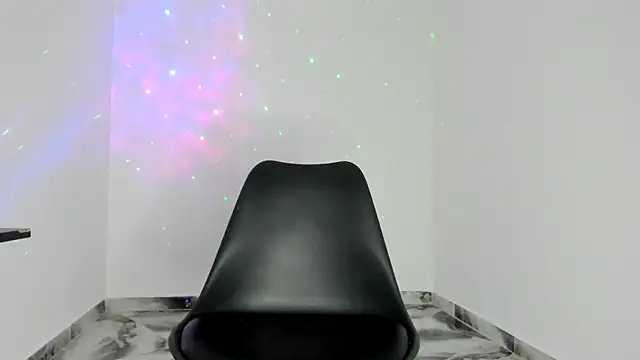 Snapshot of mikee_scooth chatting on May 15, 5:42 pm mikee scooth online show from May 15, 5:42 pm