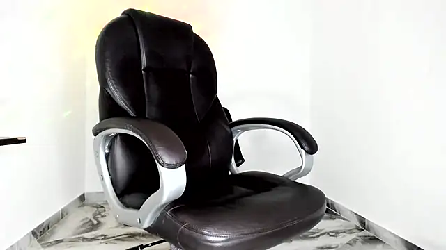 Snapshot of mikee_scooth chatting on May 30, 4:59 pm mikee scooth online show from May 30, 4:59 pm
