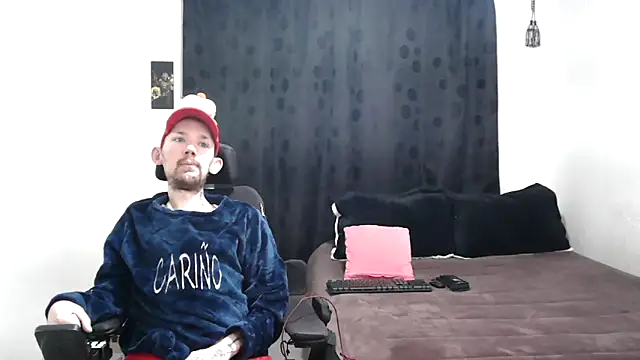 Sophia and Thomas online show from December 22, 11:22 am