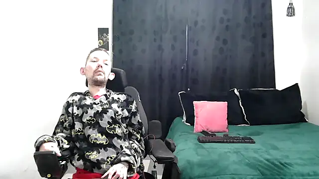 Sophia and Thomas online show from March 18, 10:14 am