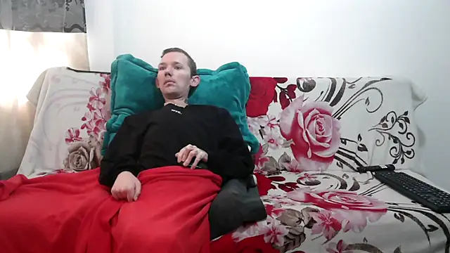 Sophia and Thomas online show from April 18, 3:05 pm