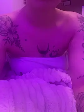 queenlo xxx online show from December 23, 10:33 pm