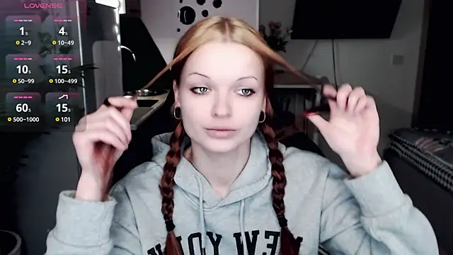 illililliilli online show from February 7, 4:24 pm