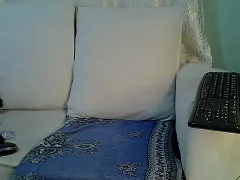 Snapshot of Caryyyl chatting on February 6, 6:07 am Caryyyl online show from February 6, 6:07 am