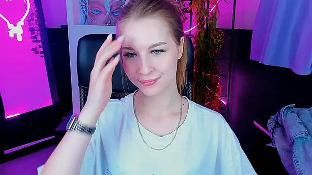 CuteMousee online show from December 6, 11:44 am