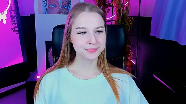 CuteMousee online show from December 7, 5:37 am