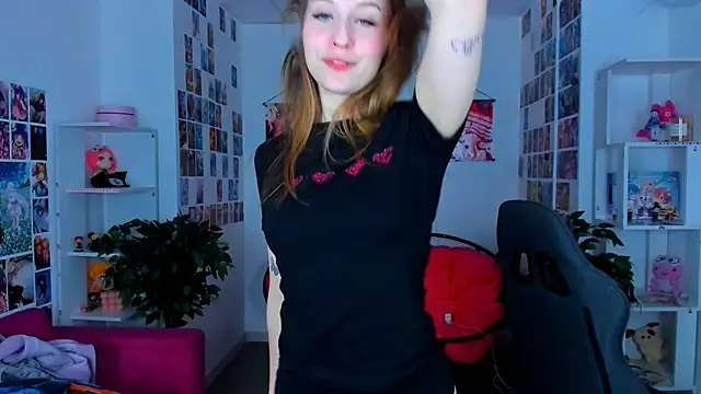 CuteMousee online show from December 21, 5:58 am