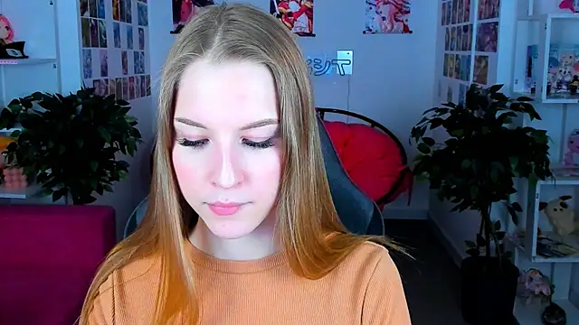 CuteMousee online show from December 28, 6:08 pm