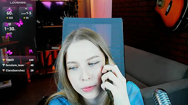 CuteMousee online show from February 26, 9:05 pm