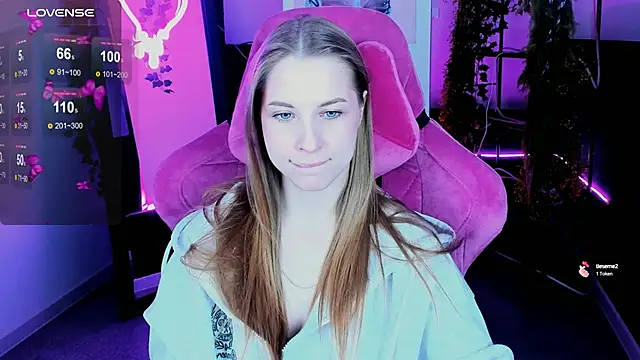 CuteMousee online show from October 5, 8:45 am