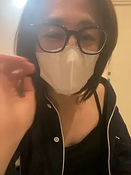 mel  mel online show from March 25, 4:35 pm