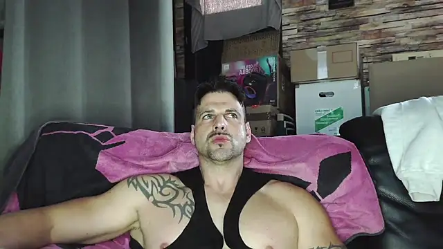 XxBigboybandxX online show from March 12, 5:52 pm