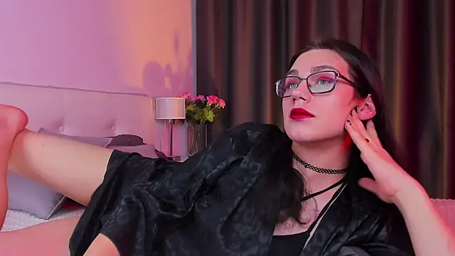 Alfreda Mills online show from February 1, 8:47 pm