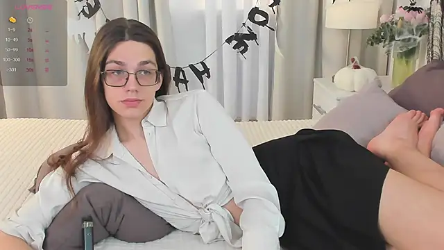 Alfreda Mills online show from October 29, 11:56 am