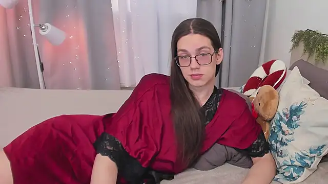 Alfreda Mills online show from January 9, 10:40 am