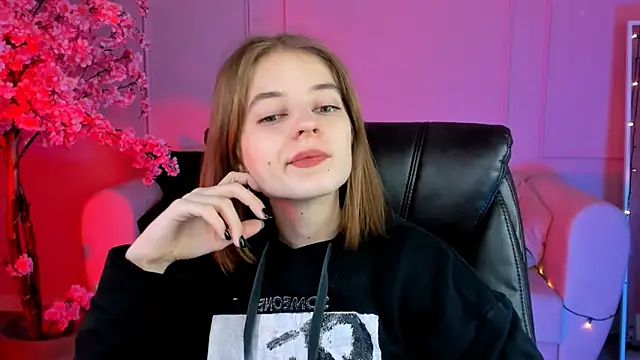 TinaDavil online show from December 14, 5:14 pm