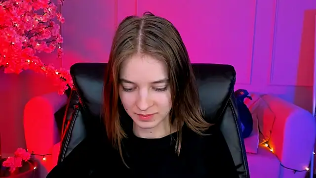 TinaDavil online show from December 15, 8:15 pm